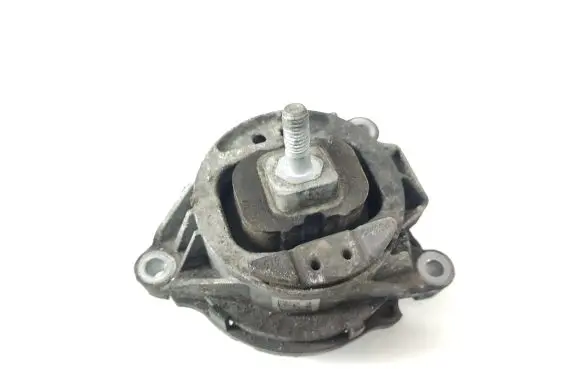 BMW 4 F32 F33 Engine mount bracket 6856405