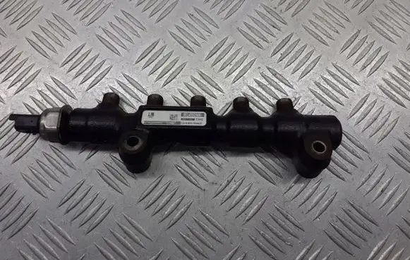 Ford Focus Fuel main line pipe 9654592680