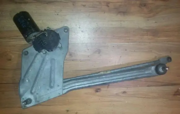 Ford Escort Front wiper linkage and motor 82ag17k484aa