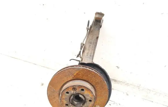 Front wheel hub