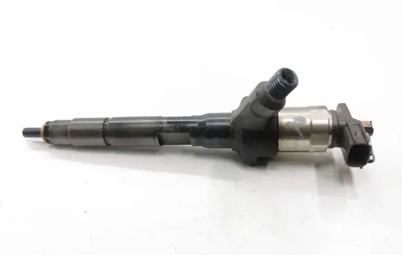 Mazda CX-7 Fuel injector R2AA13H50