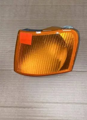 Ford Escort Front indicator light 6729790