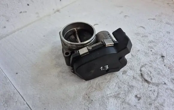 BMW 5 E60 E61 Throttle body valve 7561066-01