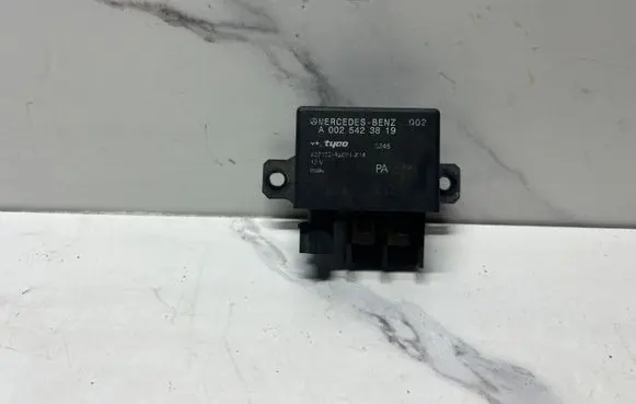 Mercedes-Benz E W211 Charging relay A0025423819