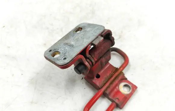 Audi A3 S3 8L Front door lower hinge 4B0831411A