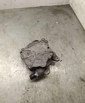 Volkswagen PASSAT B7 Vacuum pump 03L145100F