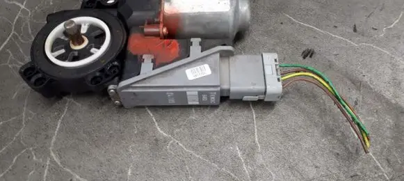 Peugeot 307 Rear door window regulator motor 400584W