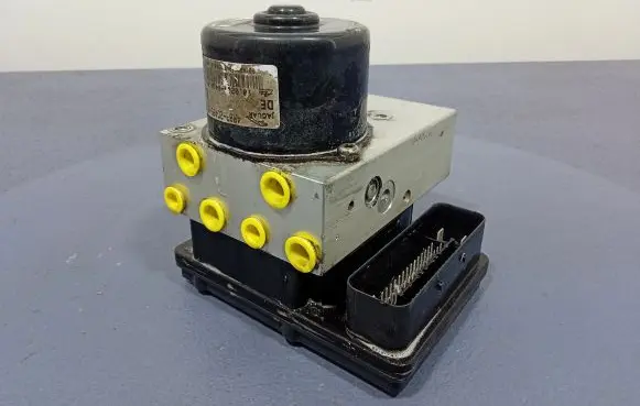 Jaguar S-Type ABS Pump 4R83-2C219-BC