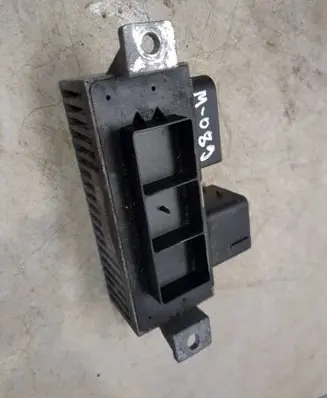 Renault Master III Glow plug pre-heat relay 8200558438A