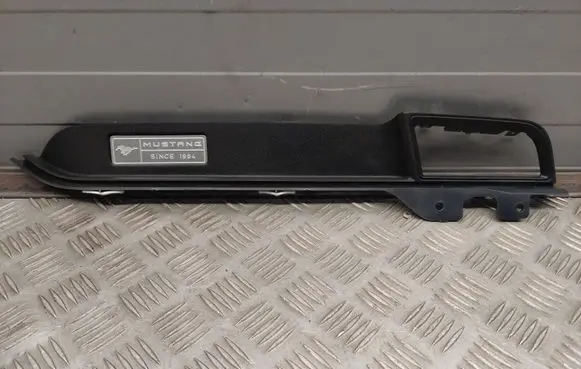 Ford Mustang VI Dashboard glove box trim FR3B63044B88