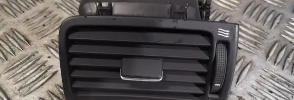 Toyota Avensis T250 Dashboard side air vent grill/cover trim