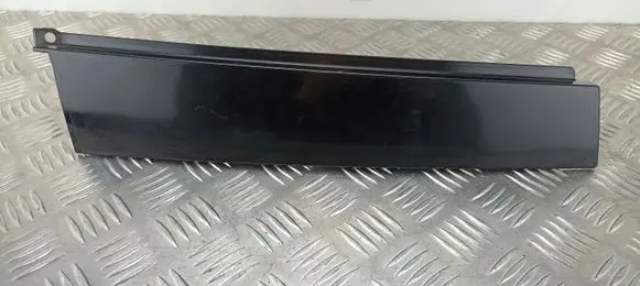 Peugeot 3008 II Rear door glass trim molding 9811557380