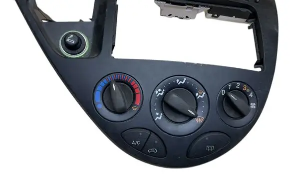 Ford Focus Climate control unit 2M5XA047A04