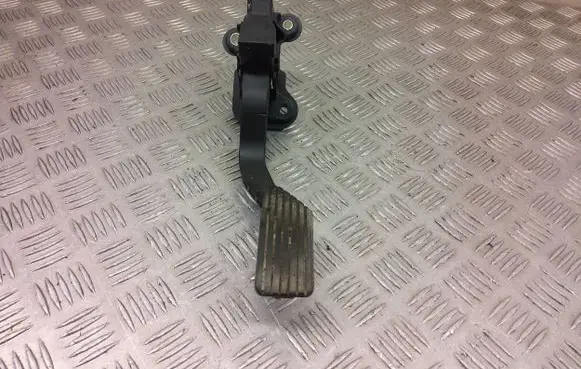 Mitsubishi Outlander Accelerator throttle pedal 1600a188