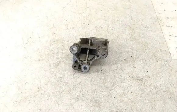 Volvo V70 Engine mounting bracket 8634123 708301