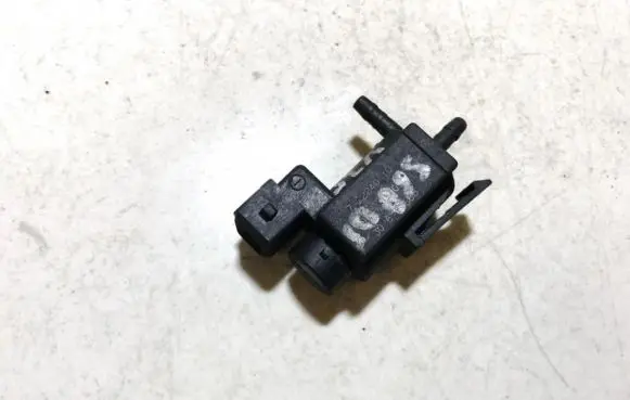 Volvo S60 Turbo solenoid valve 30611668 72224010