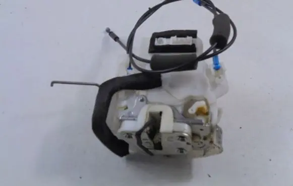 Subaru Outback Front door lock