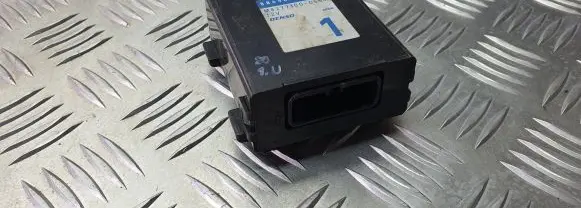Toyota Avensis T220 Air conditioning/heating control unit 8865005050