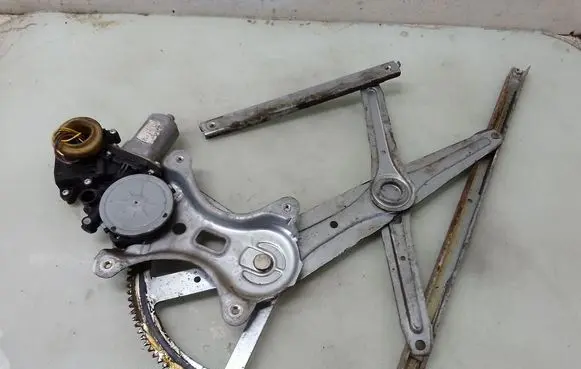 Toyota Corolla Verso E121 Rear door window regulator with motor
