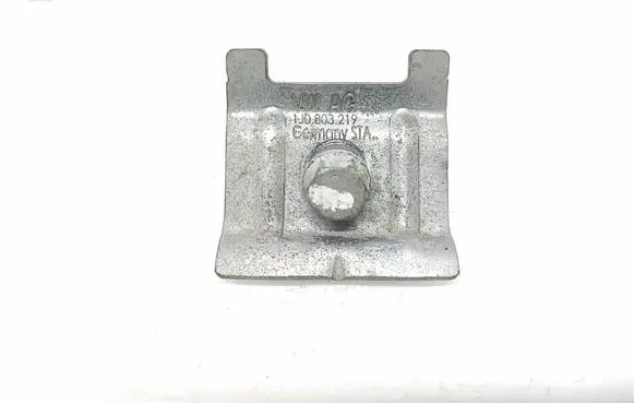 Battery bracket