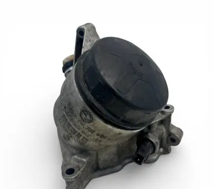 BMW 3 E90 E91 Oil filter mounting bracket 11427516383 7516383 11428637812