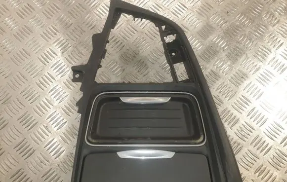 BMW 3 F30 F35 F31 Cup holder 9218925