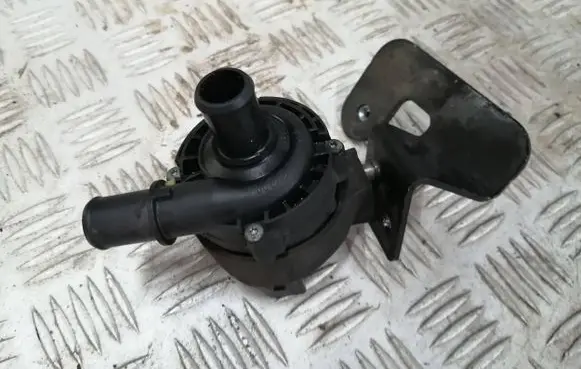 Renault Megane III Water pump