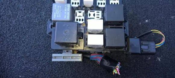 KIA Carens I Fuse box set