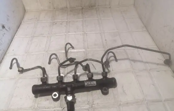 Ford Galaxy Fuel main line pipe 9681649580