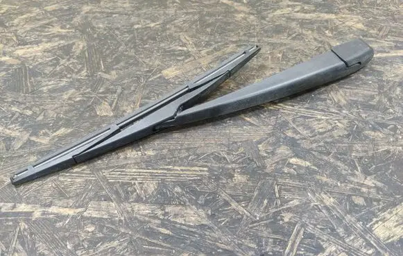 Hyundai i30 Rear wiper blade arm