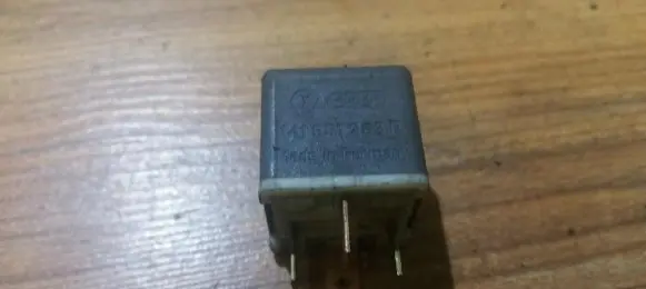 Volkswagen PASSAT B3 Other relay 141951253B 4RA003510-29