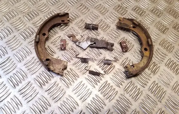 KIA Sportage Handbrake/parking brake pads 