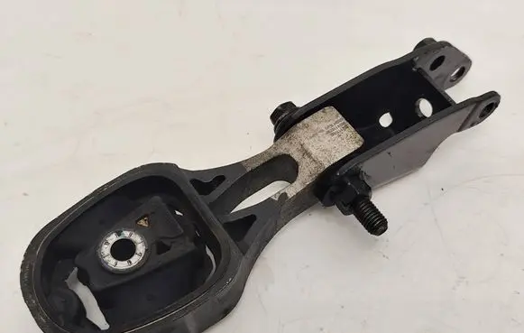 Citroen C4 III e-C4 Engine mount bracket 9830533780