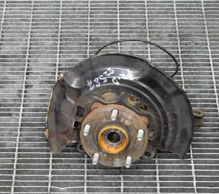 Toyota Auris E180 Front wheel hub F56R5