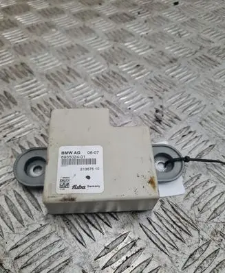 BMW 5 E60 E61 Antenna control unit 693502401