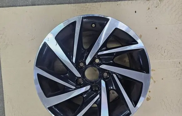 Volkswagen Touran I R16 alloy rim 5TA601025K