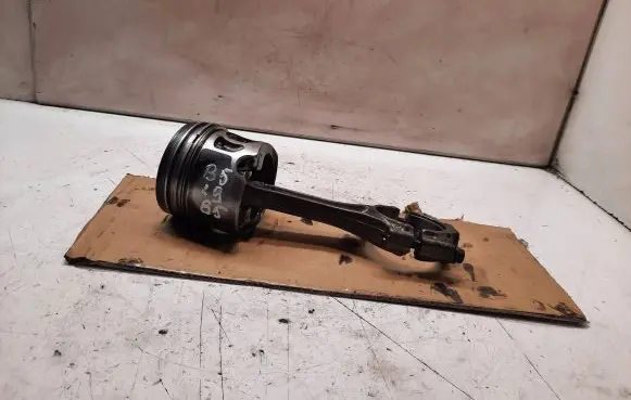 Piston with connecting rod