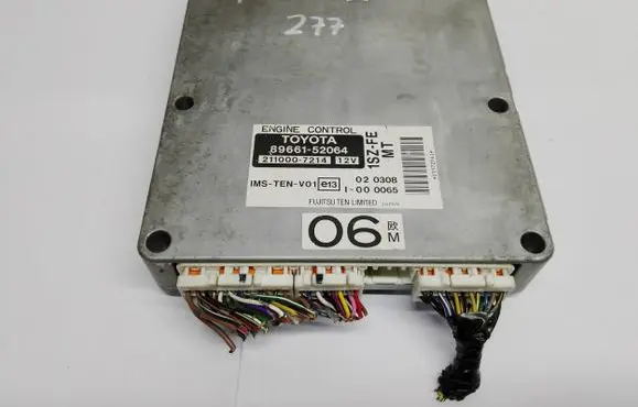 Toyota Yaris Engine control unit/module 2110007214 8966152064