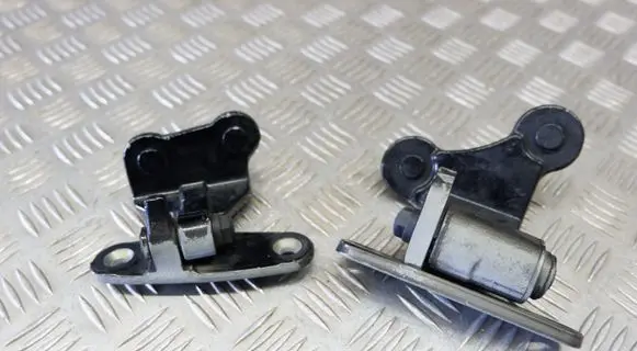 Rear door hinge set