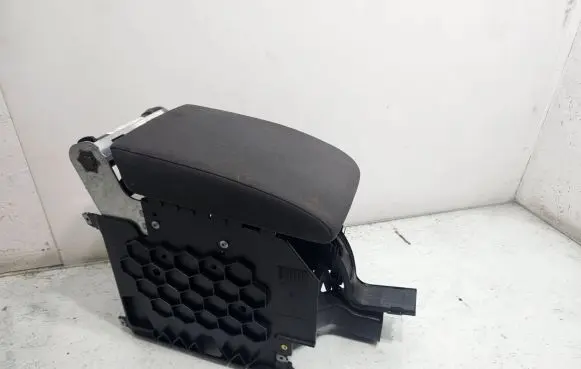 Volkswagen Golf Plus Armrest