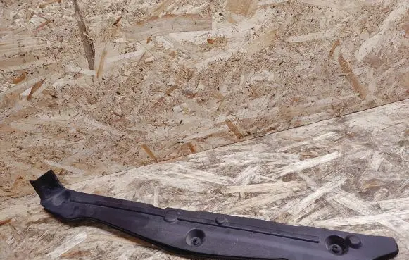 Porsche Panamera (970) Fender end trim 97050464201