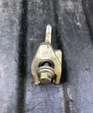 Infiniti FX Fuel Injector clamp holder