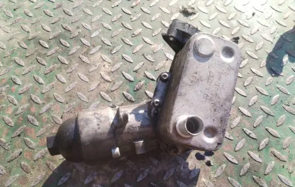 BMW 5 E60 E61 Oil filter cover 7788453