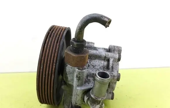 Peugeot 807 Power steering pump 9645015180