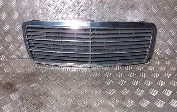 Mercedes-Benz C W202 Front grill 2028880323