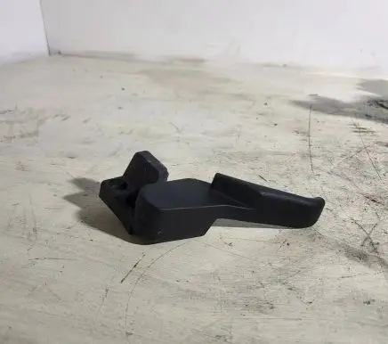 Volkswagen PASSAT B5.5 Engine bonnet (hood) release handle 3B1823533