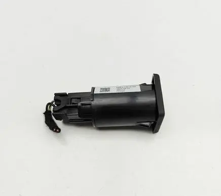 Land Rover Range Rover Sport L461 USB socket connector M8E219010DA