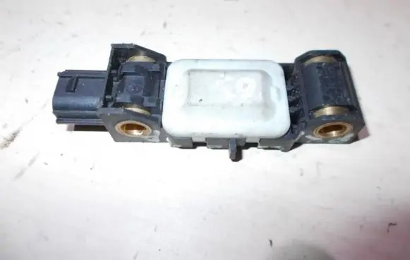 Nissan Primera Airbag deployment crash/impact sensor