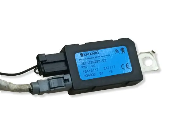Peugeot 2008 I Aerial antenna amplifier 9673439280