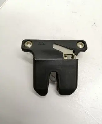 Audi A4 S4 B5 8D Tailgate/trunk/boot lock/catch/latch 8D5827505